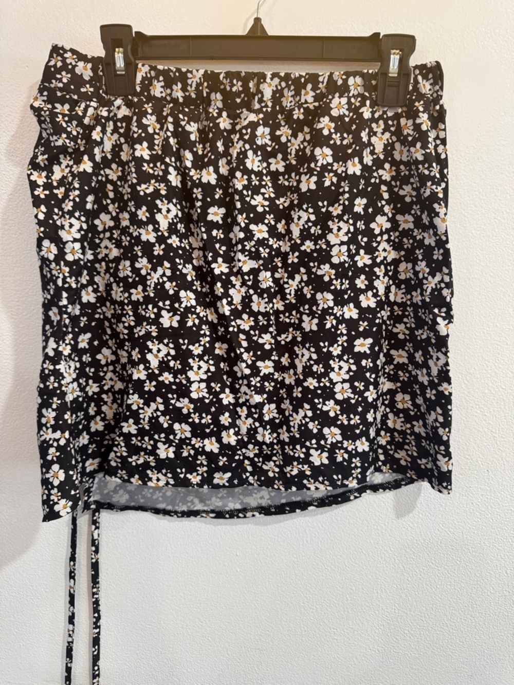 Shein High Rise Floral Skirt size Large - Picture 5 of 5